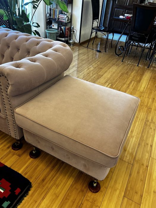 Set canapele model Chesterfield culoare roz pudra