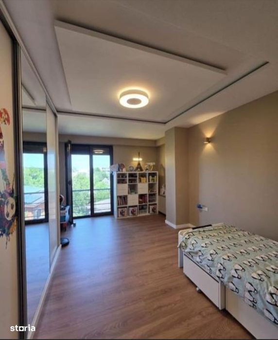Iancu Nicolae:Apartament 4 camere langa de padure,compound cu piscina!