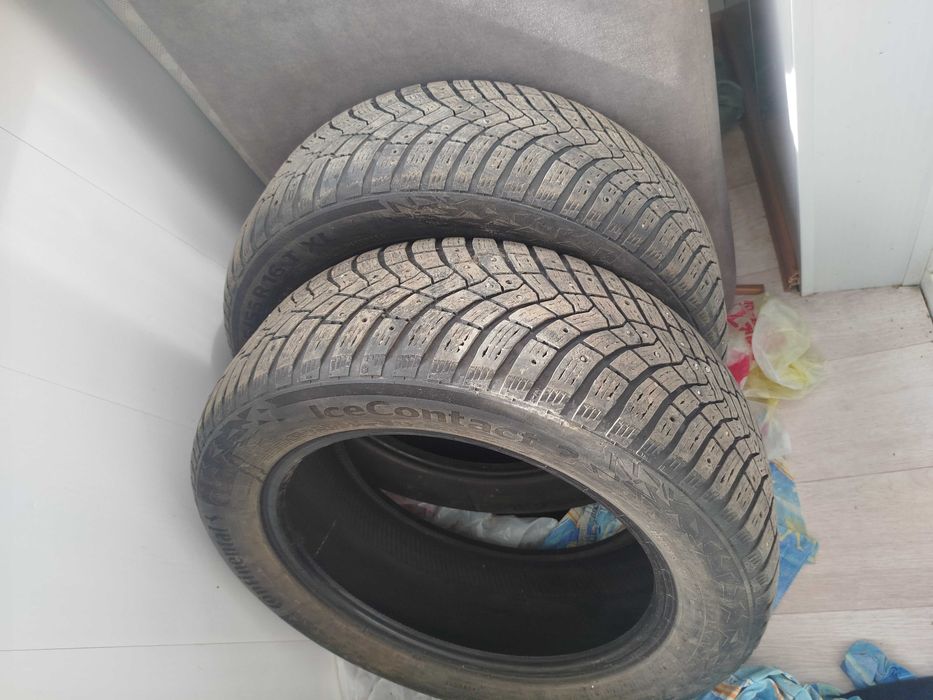 Продам 2 зимние шины