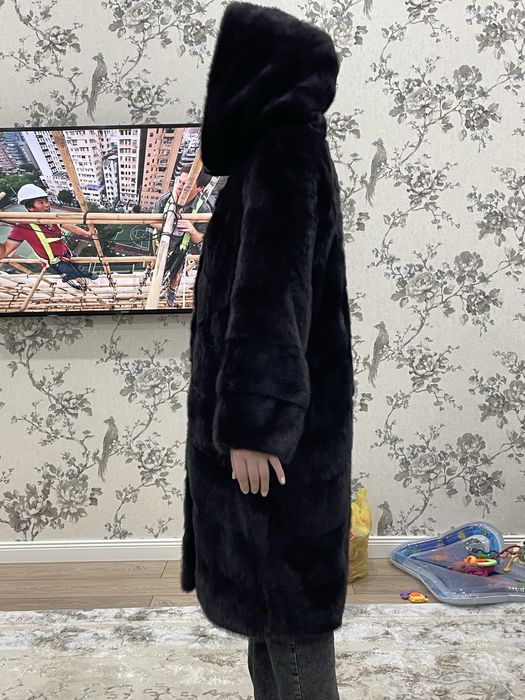 Продам ноковкю шубу