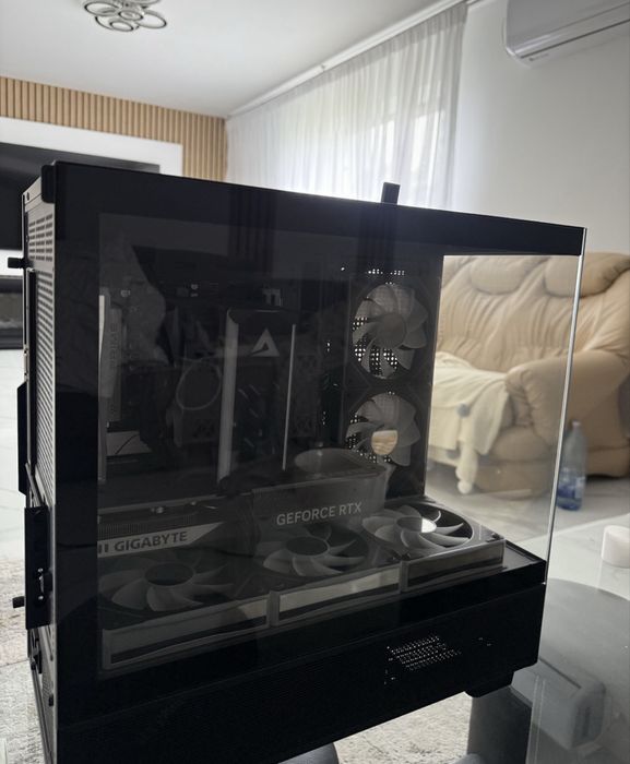 Carcasa gaming, sursa si ventilatoare RGB