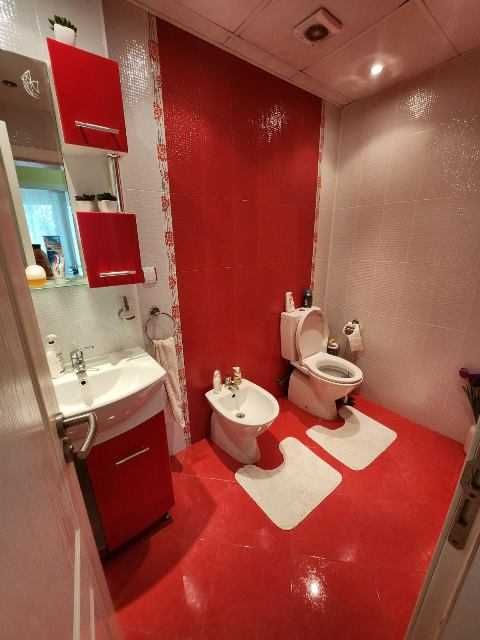 Дава се под наем Четиристаен апартамент в Търговище, Център - 108 кв.м за 484.5 € - Снимка #11