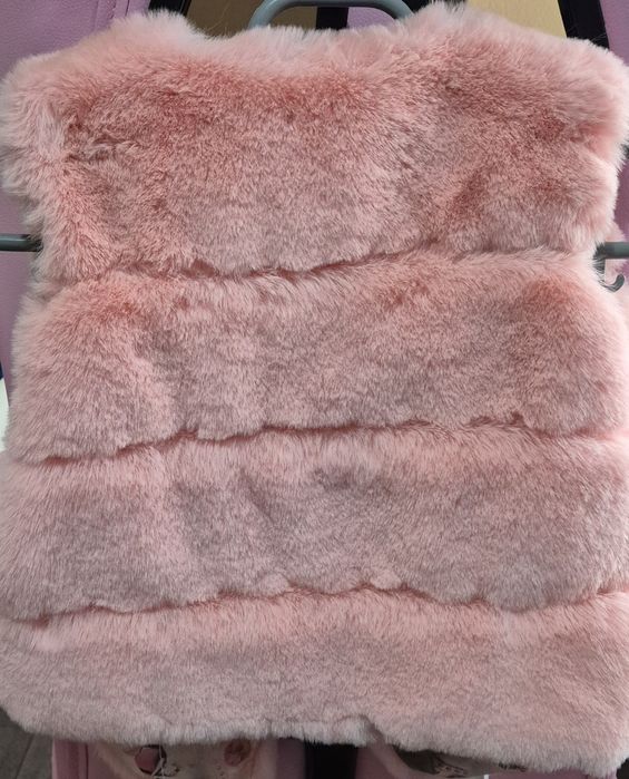 Vesta blanita pentru fetite