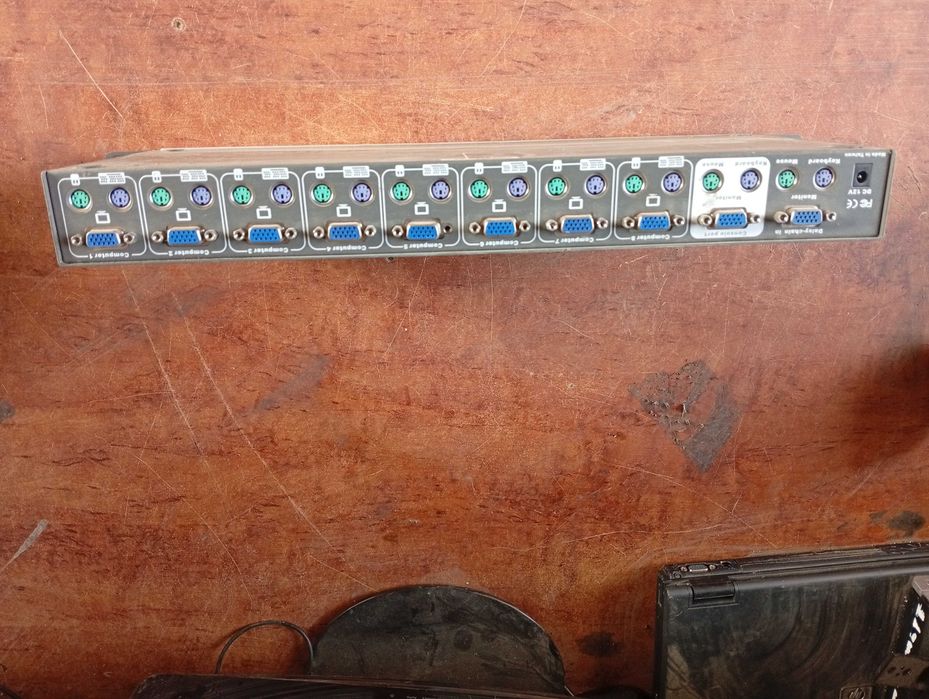 Продам KVM SWITCH на 10 каналов