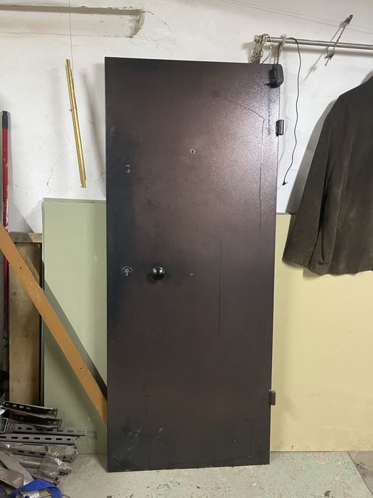 Продам диски и резину на мазду и лексус, хайлендер. Камеры и дверь жел