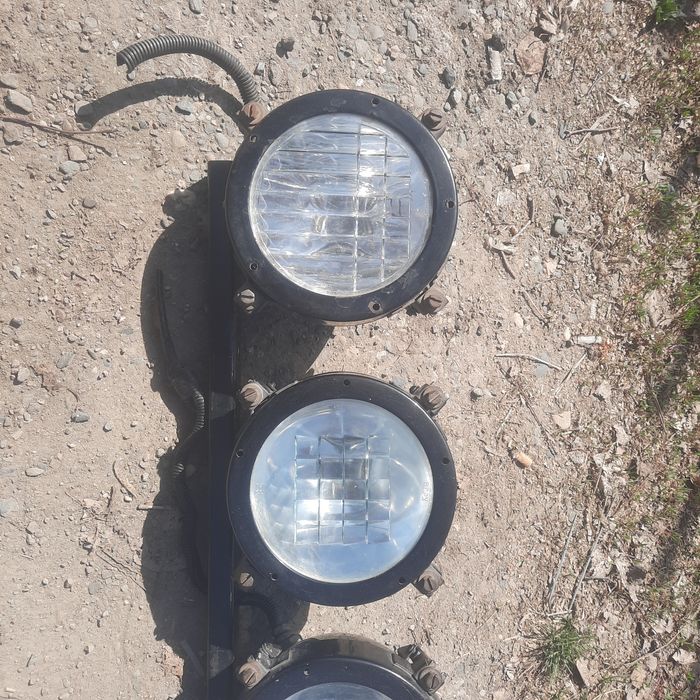 Продам фары дополнительного освещения.