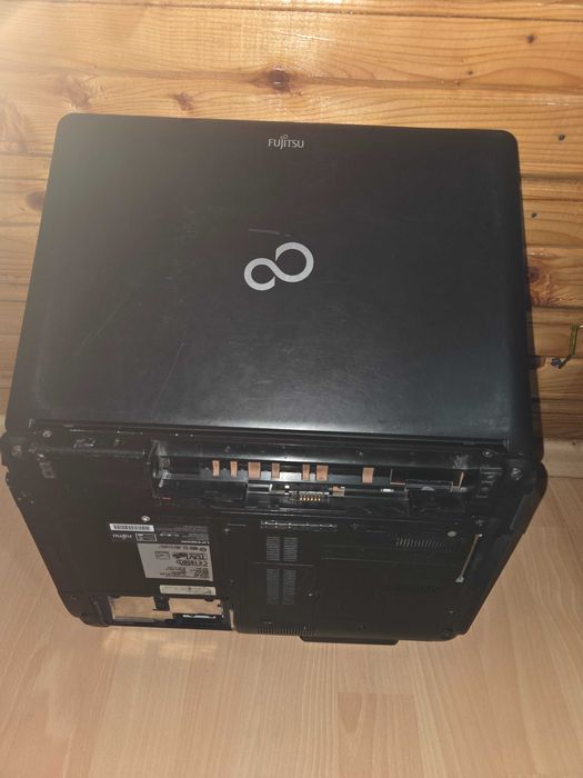 laptop incomplet Compaq Presario V6500 - pentru piese -