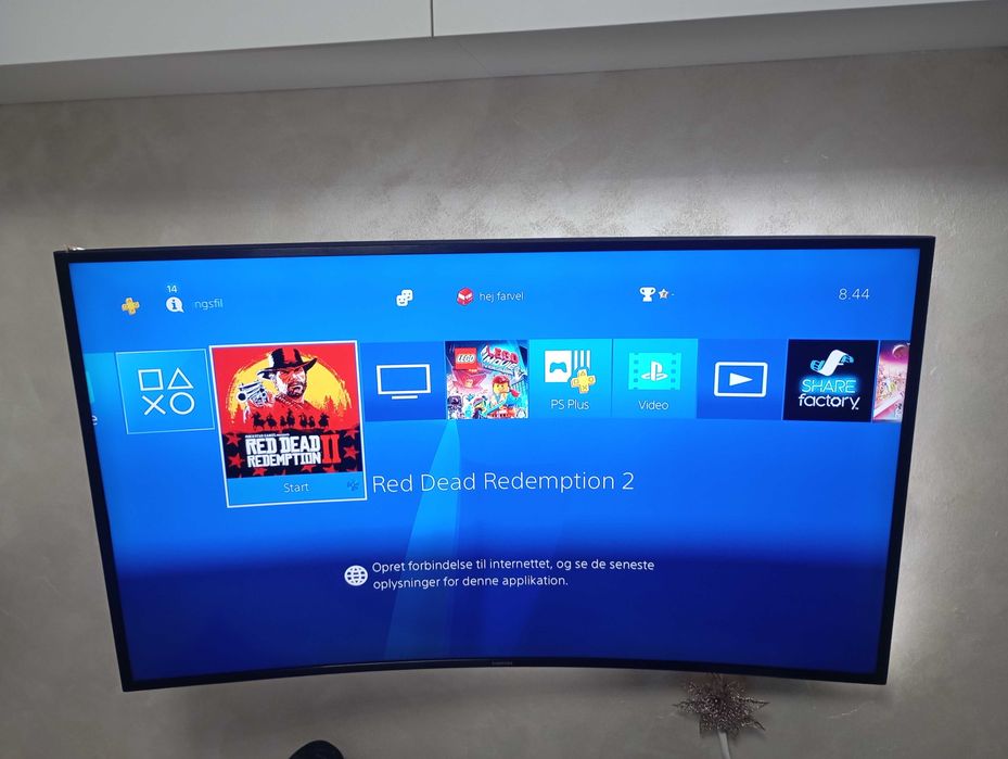 PlayStation 4 slim + 2 manele + joc