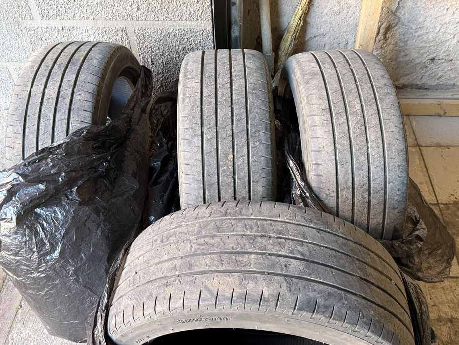 Bridgestone 235/45/18