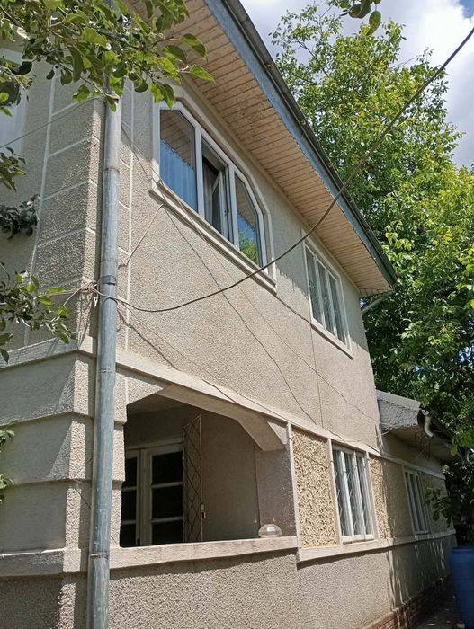 Vila cu etaj de vanzare in sat Ciuturesti, comuna Odobesti, Judetul Bacau