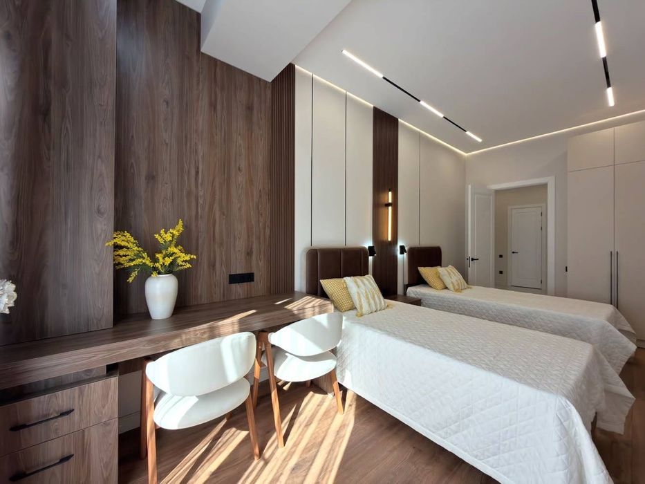 Сдам СРОЧНО  роскошную 3х ком кв-ру в ЖК NRG Oybek ор-р метро Айбек Р5