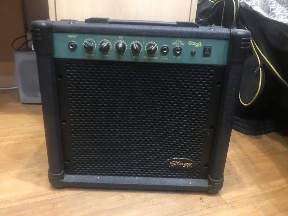 Бас гитара Stagg SB-300 + Басовый комбик Stagg BA-20