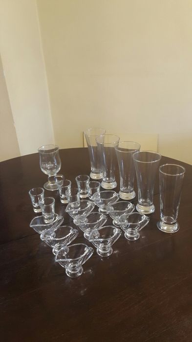 Сет стъклени чаши и сосиери