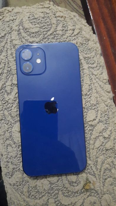 Продам айфон 12 128гб