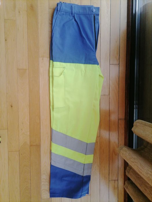 Vând pantaloni de lucru