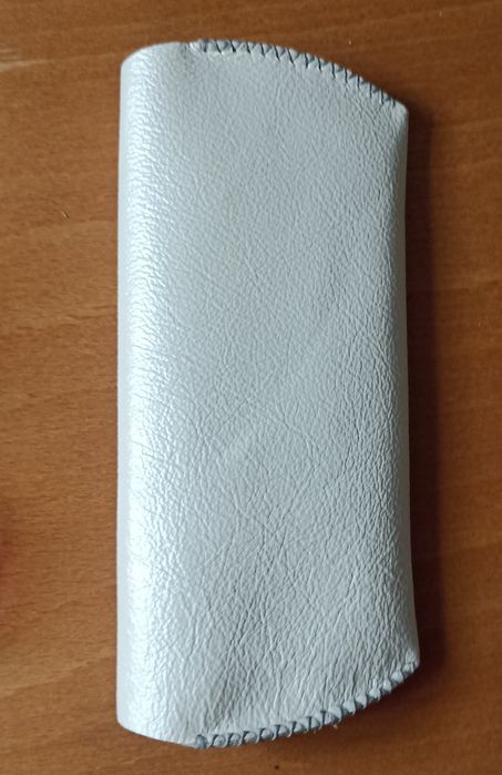 Очечник из натуральной кожи.