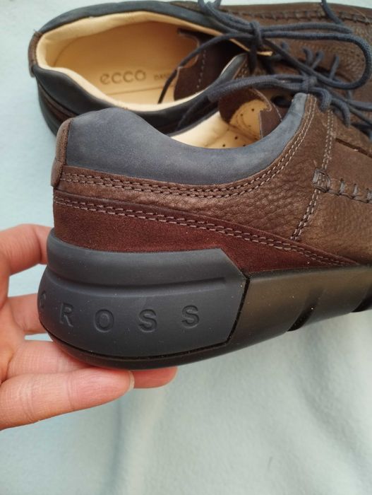 Обувки Ecco и Clarks номер 39-40.