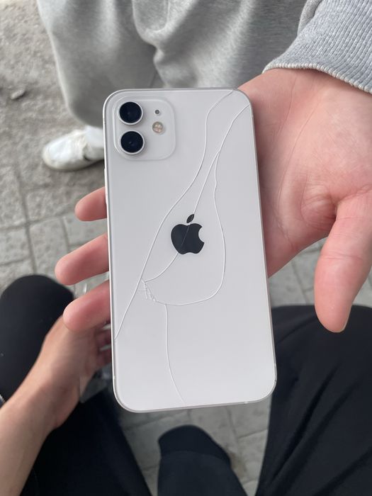IPhone 12 обычный