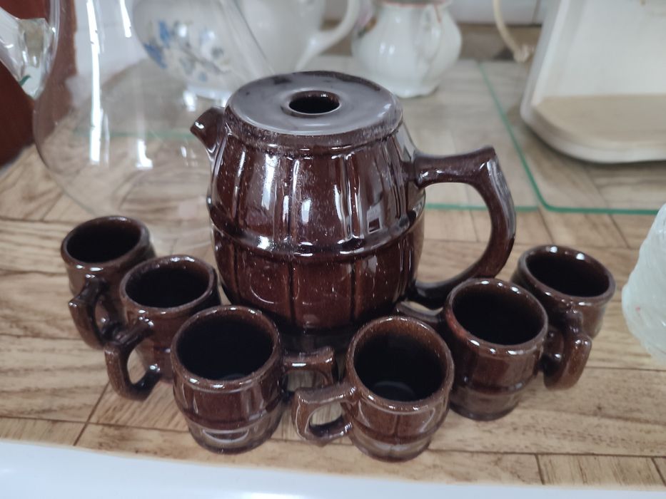 Чинийки за сладко и сервиз; Бъчвички'