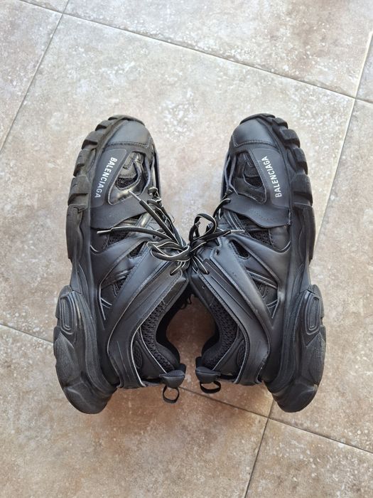 Balenciaga track