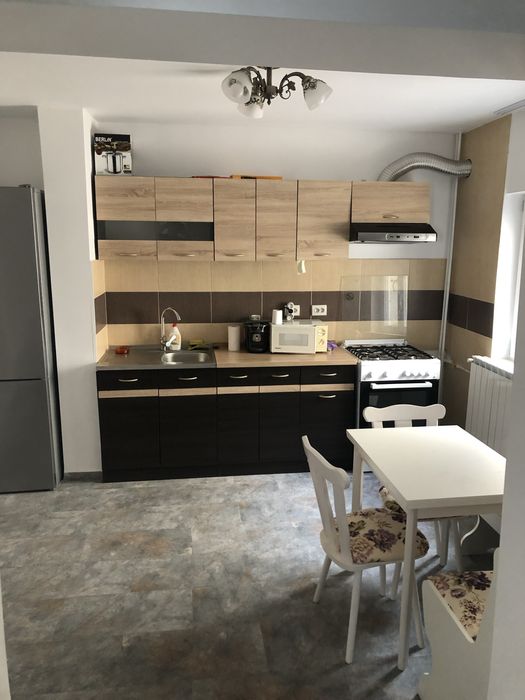 PROPRIETAR Vand ap 3 camere 70 mp et 9/10 Berceni(Uioara 3) 149900€