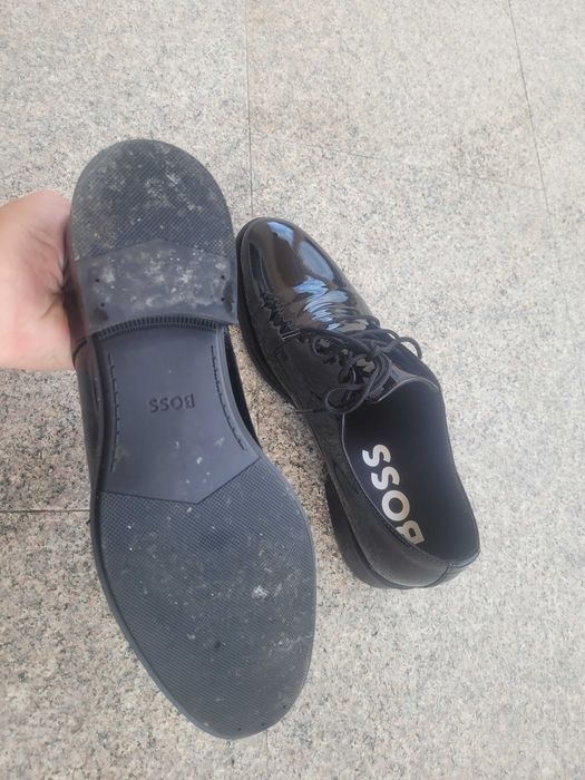 Vand pantofi Hugo boss. O singura purtare