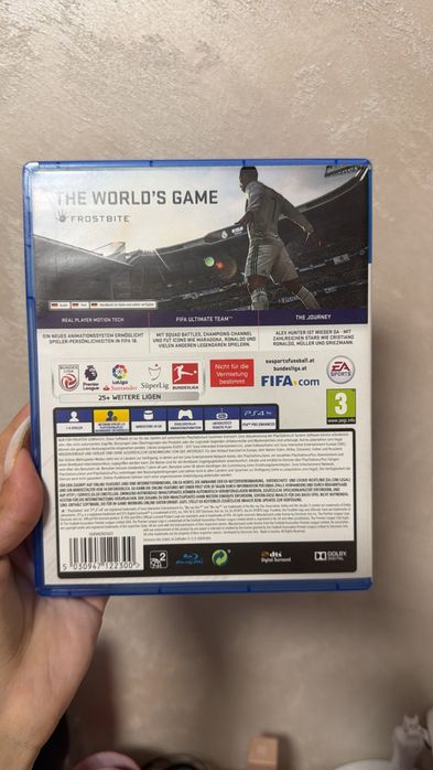 Продавам FIFA2018 г. В отлично състояние. За ps4