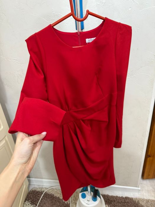 Продам платье шикарное