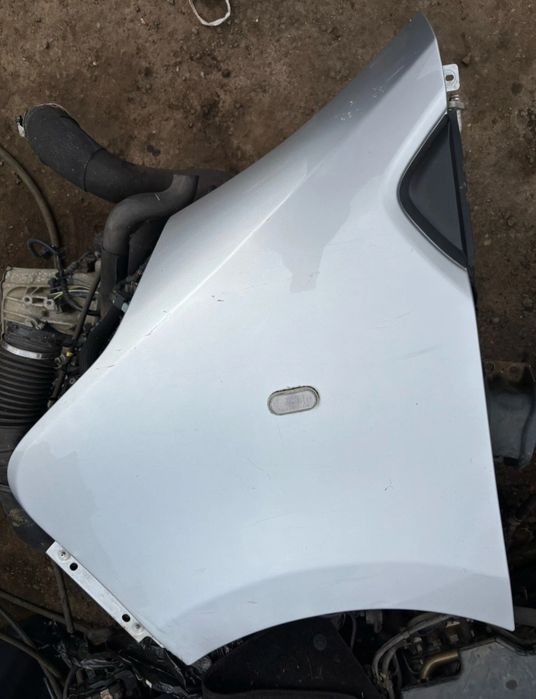 Aripa stanga dreapta Renault Trafic Opel Vivaro Nissan Primastar