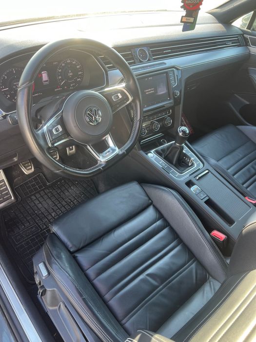 W passat R Line.   2017.