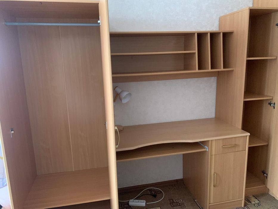 Школьный уголок со шкафом