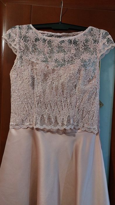 Продам платье красивое