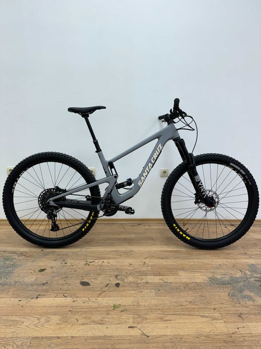 Santa Cruz Hightower Carbon 2022 Enduro Bike
