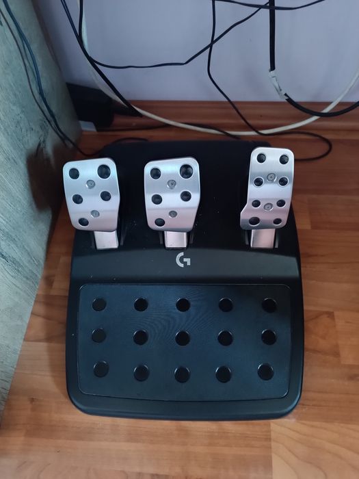 Vând sat complet Logitech racing g923