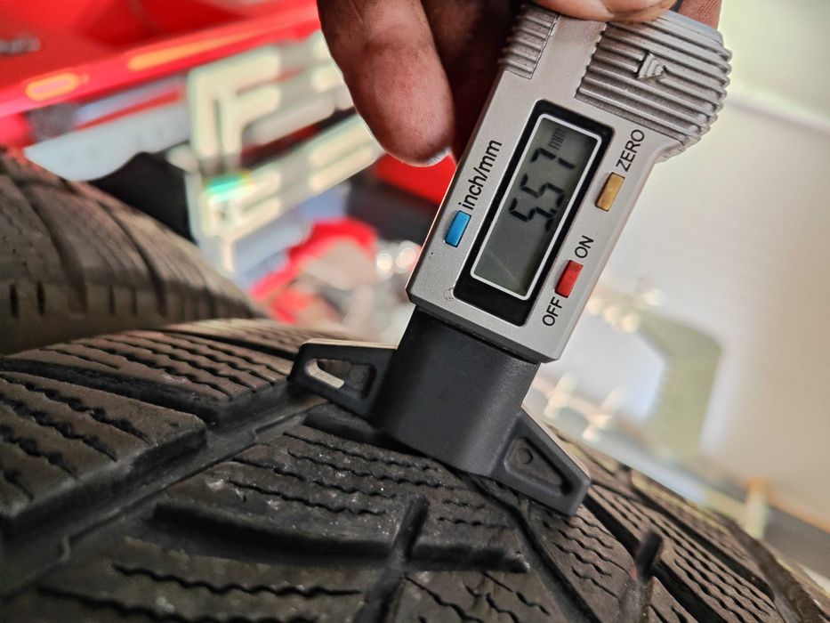 4бр.зимни гуми 235/55/19 Dunlop