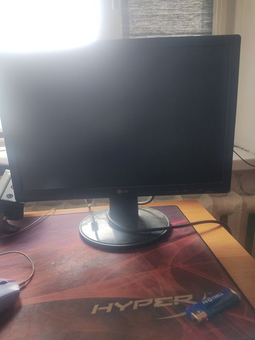 продам два монитора