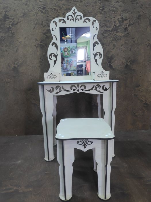 Трюмо. Детское трюмо. Туалетный столик.