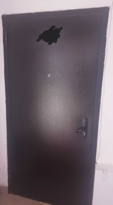 Продам входную дверь б/у