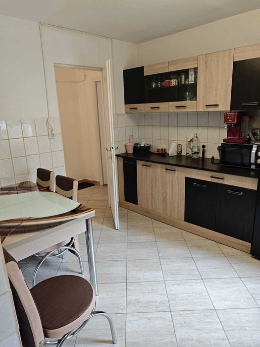 Apartament 3 camere, Sector 6