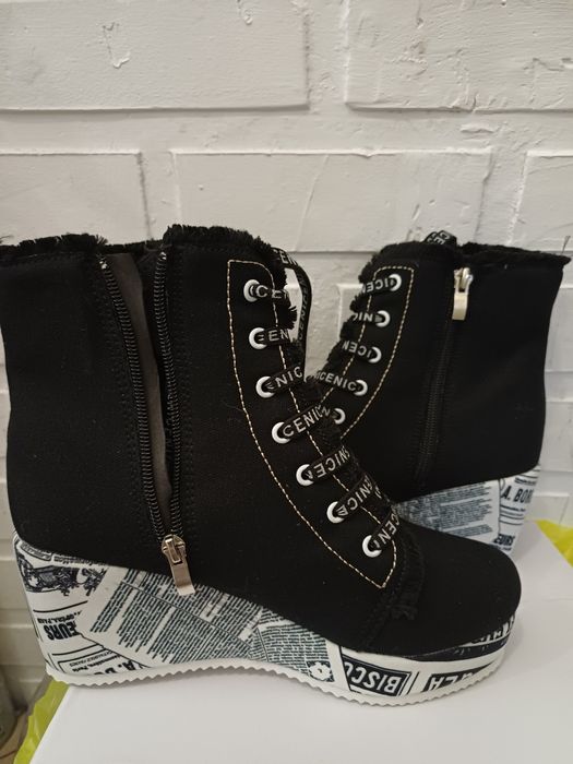 Продам кросовеи.