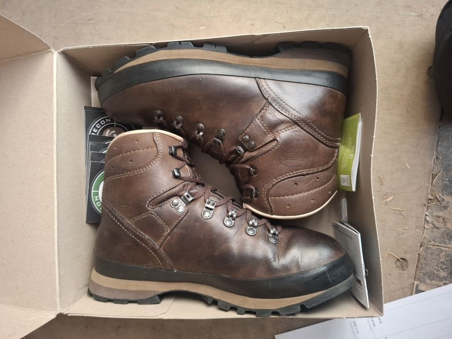 Широки планински обувки meindl bernina 2