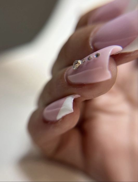 Manichiura cu gel salon podgoria