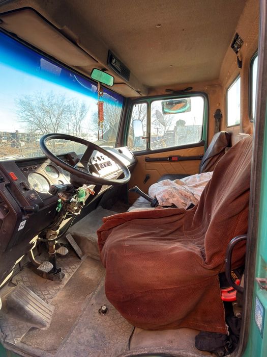 Продается Mercedes 1992 года