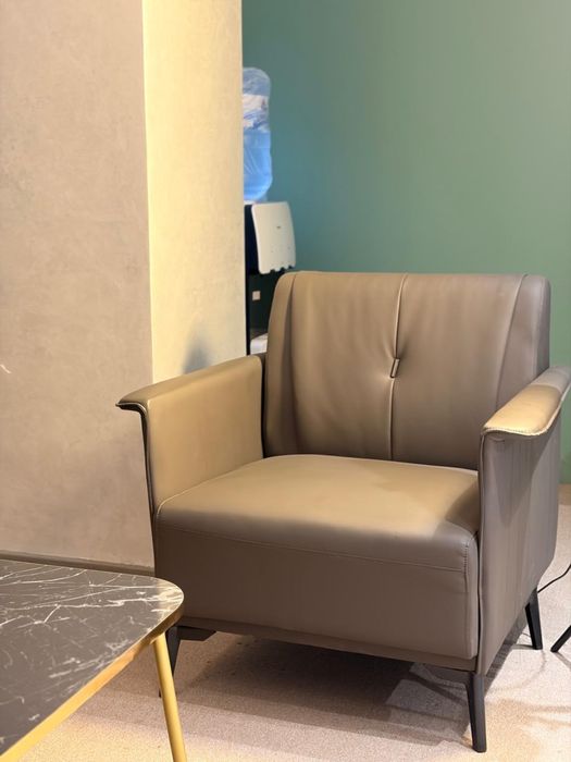 Диван с кресломи