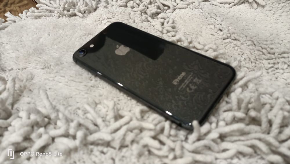 Айфон 8 64 ГБ