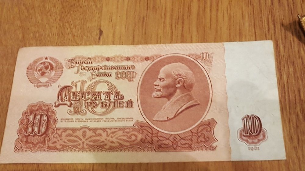 Монеты и значки