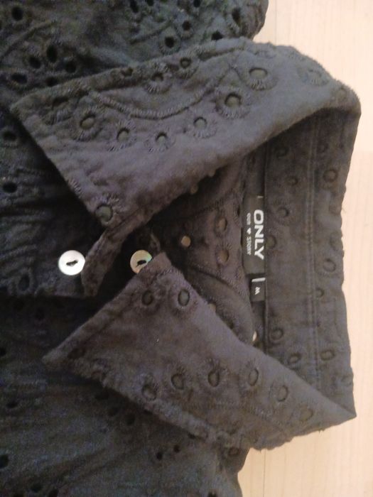 Cămașă neagră ONLY din bumbac 100%, cu broderie englezeasca, mărimea M
