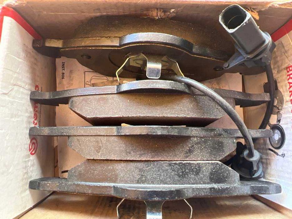 Vând Plăcuțe Frână BREMBO P 85 085 - NOI - 180 Lei