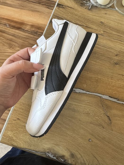 Продам новые кросовки на мальчика