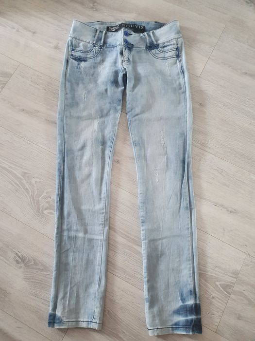 Blugi ,albastru deschis